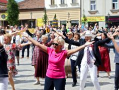 Międzypokoleniowy Polonez na 100 par / Źródło: fot. Stowarzyszenie Wielicki UTW